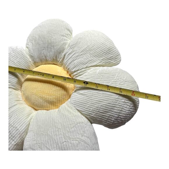 Lissidoll Flower Plush THROW PILLOW 16.5" Cushion Soft White Yellow Girls Room - Picture 4 of 5
